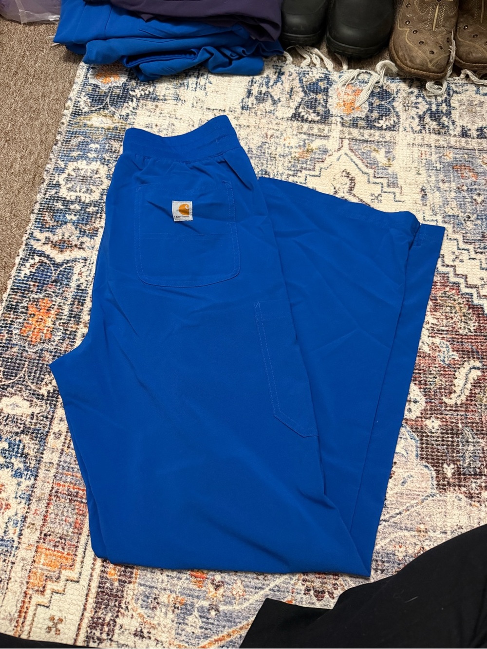 Women’s Carhartt scrubs